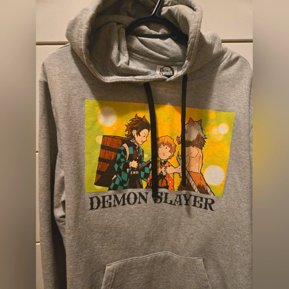Hot Topic - Demon Slayer ~ Grey XL printed Hoodie! 🖤🖤🖤